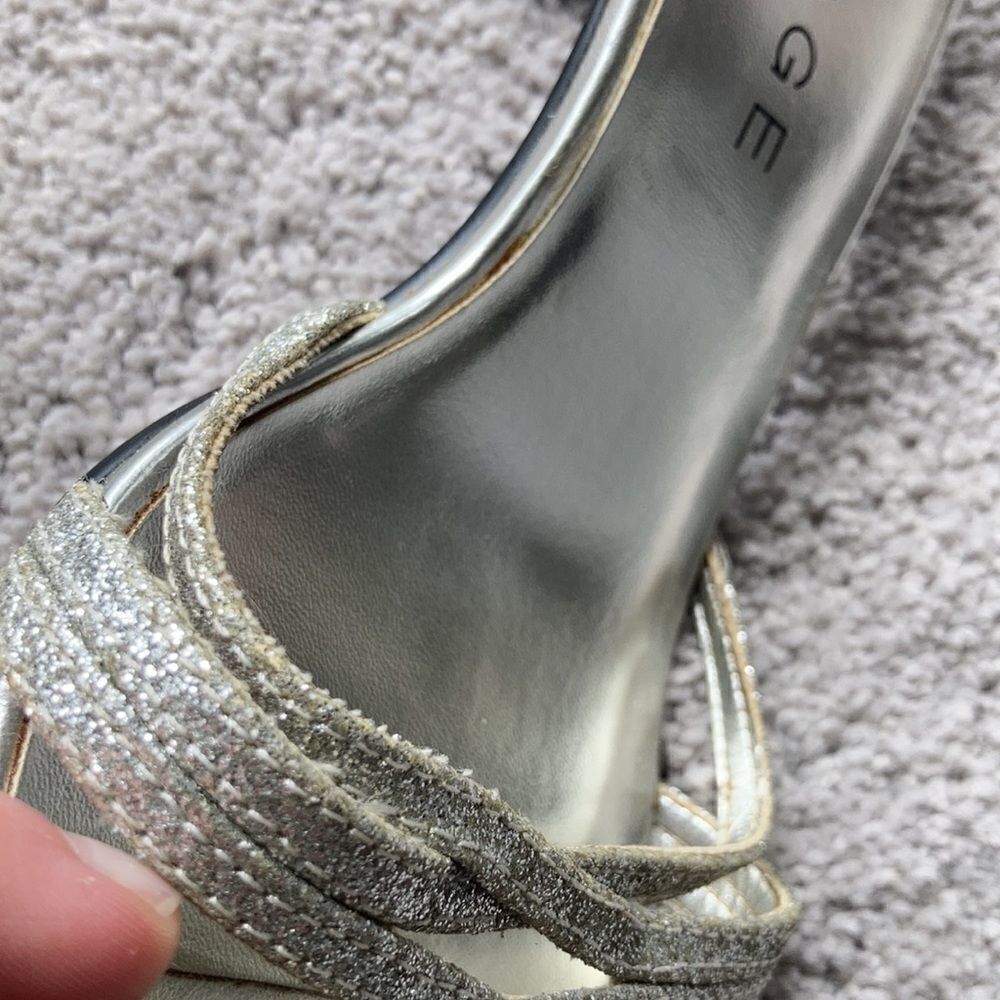 Silver heels  - Picture 3 of 7